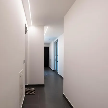 Apartment Apartament Vallarsa 10 - Interno 05 Milan