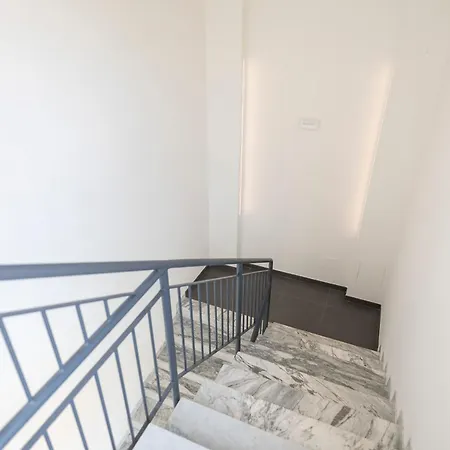 Apartament Vallarsa 10 - Interno 05 *