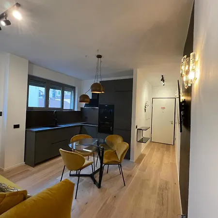 Apartment Apartament Vallarsa 10 - Interno 05 Milan
